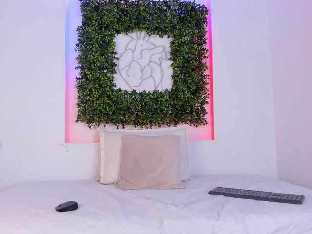 ZoeDivine live cam on BongaCams