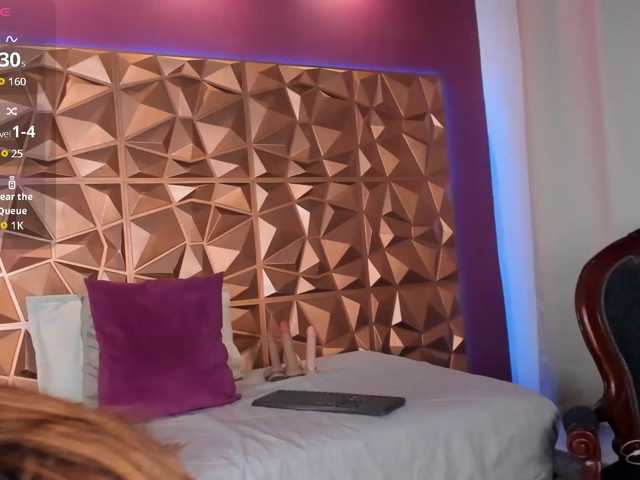 ZoeDivine live cam on BongaCams