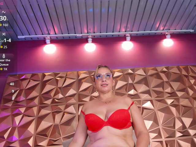 ZoeDivine live cam on BongaCams
