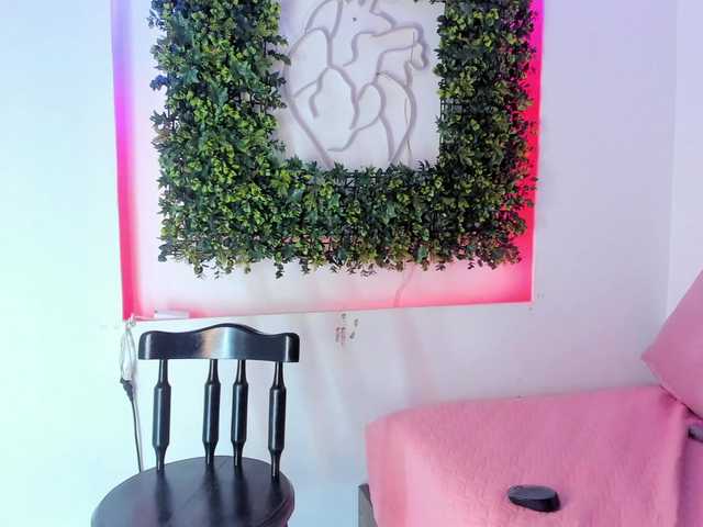 ZoeDivine live cam on BongaCams