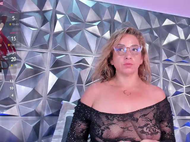 ZoeDivine live cam on BongaCams