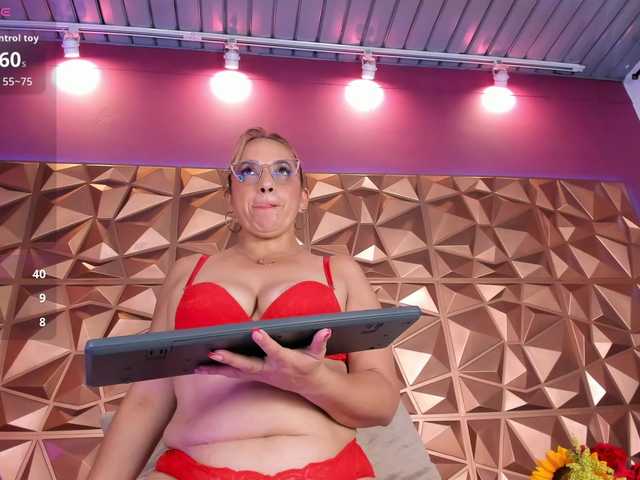 ZoeDivine live cam preview