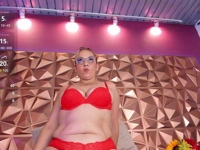 ZoeDivine live cam preview