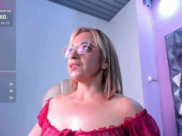 ZoeDivine webcam