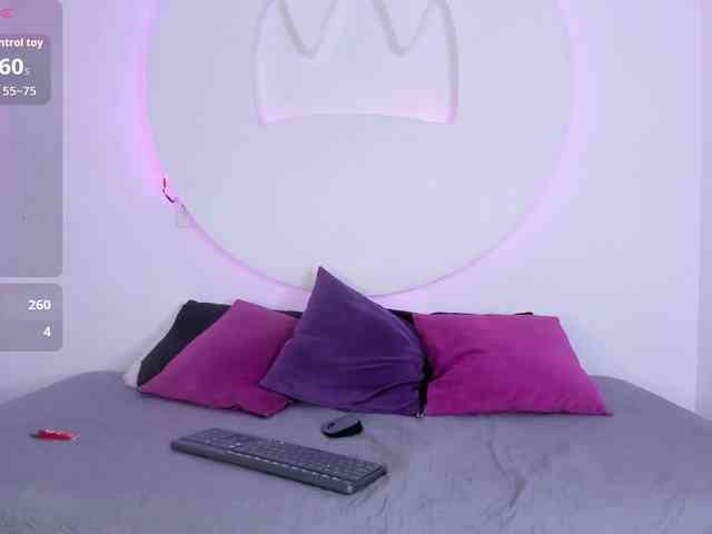 ZoeDivine webcam