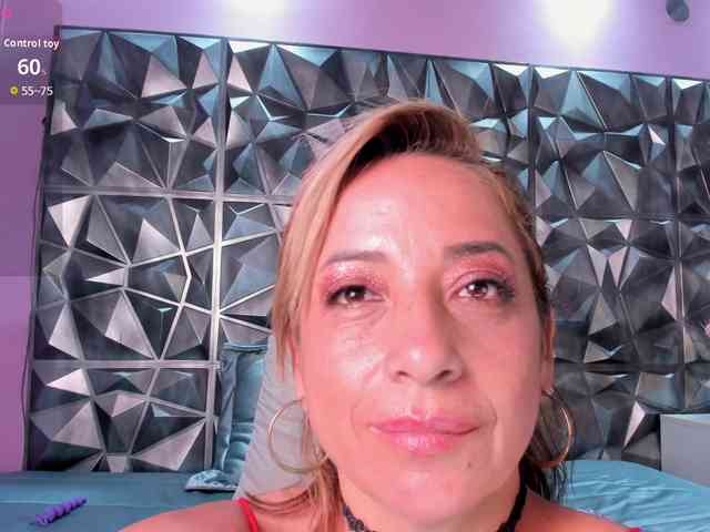 ZoeDivine webcam