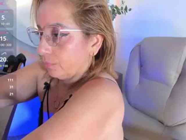 ZoeDivine webcam