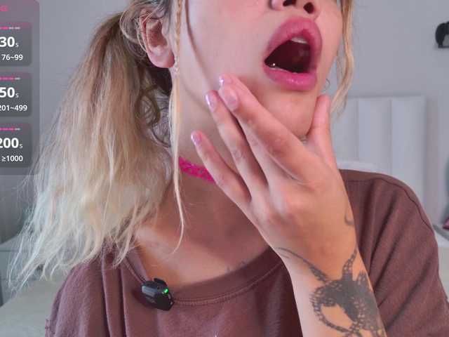 MireyaStone live cam on BongaCams