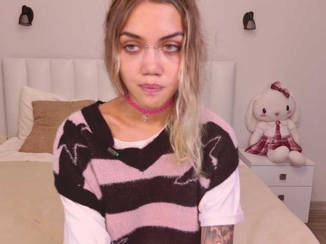 MireyaStone live cam on BongaCams