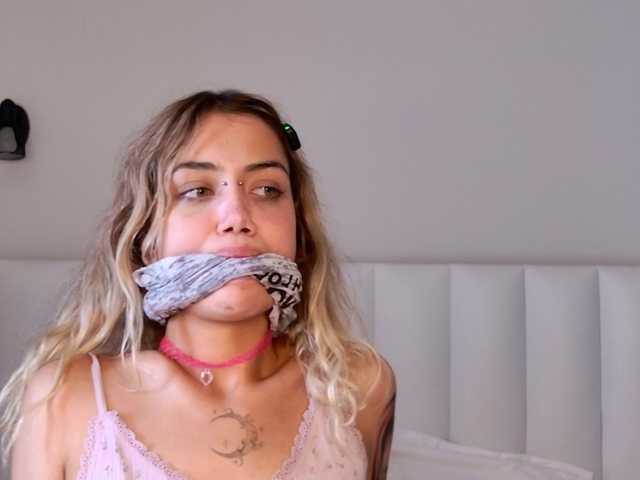 MireyaStone live cam preview