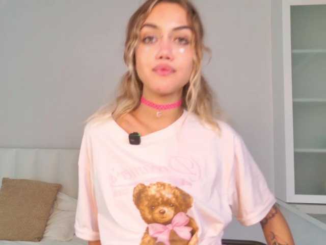 MireyaStone live cam on BongaCams