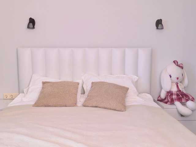 MireyaStone live cam on BongaCams