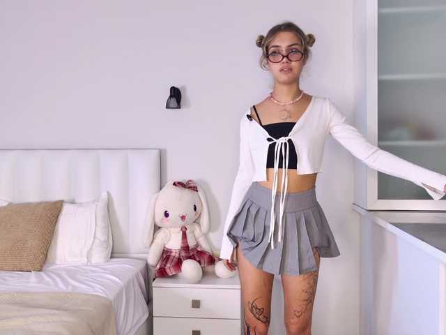 MireyaStone live cam on BongaCams