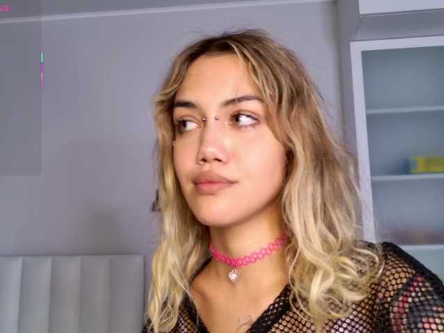 MireyaStone live cam on BongaCams