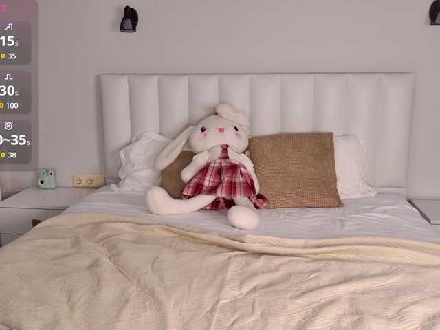 MireyaStone live cam on BongaCams