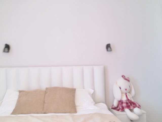MireyaStone live cam on BongaCams
