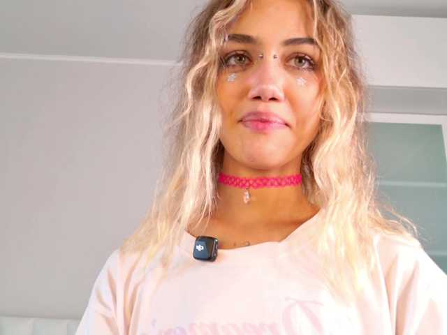 MireyaStone live cam on BongaCams