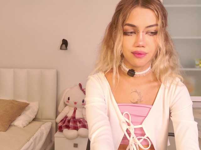 MireyaStone live cam on BongaCams