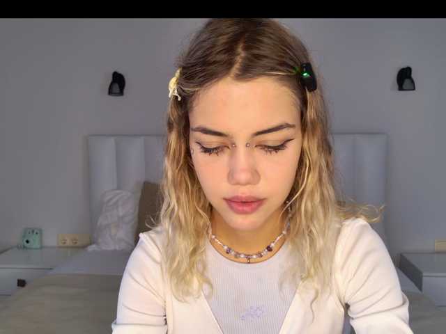 MireyaStone live cam on BongaCams