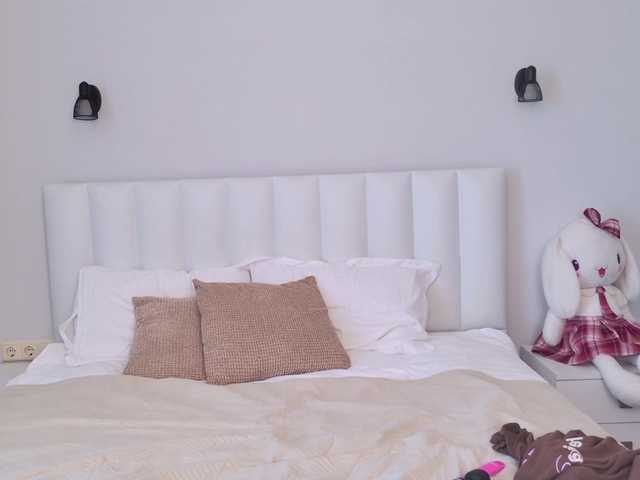 MireyaStone live cam on BongaCams