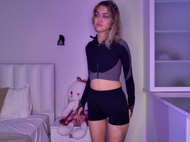 MireyaStone live cam on BongaCams
