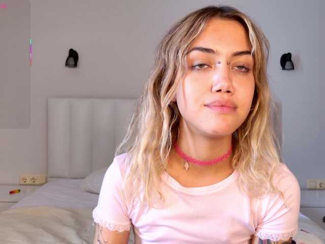 MireyaStone live cam on BongaCams