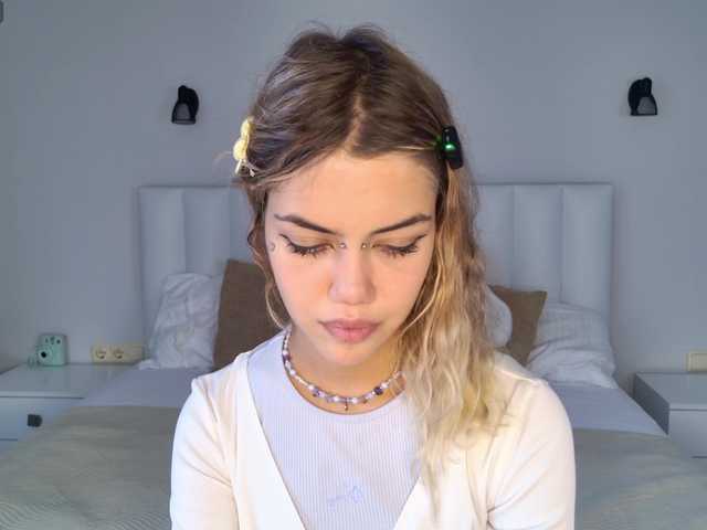 MireyaStone live cam on BongaCams