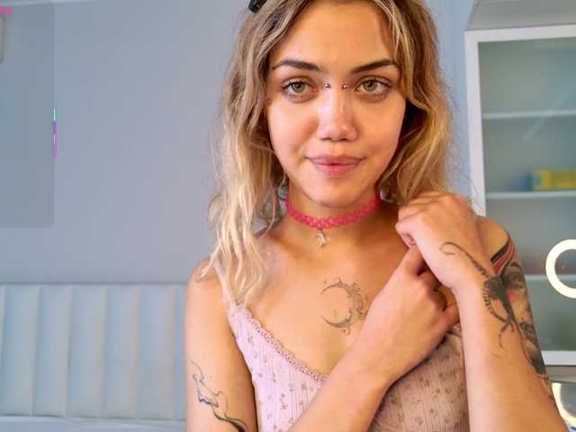 MireyaStone live cam on BongaCams
