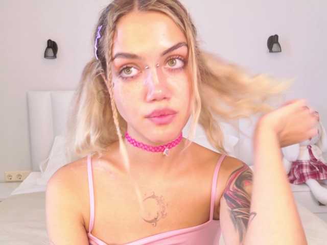 MireyaStone live cam on BongaCams