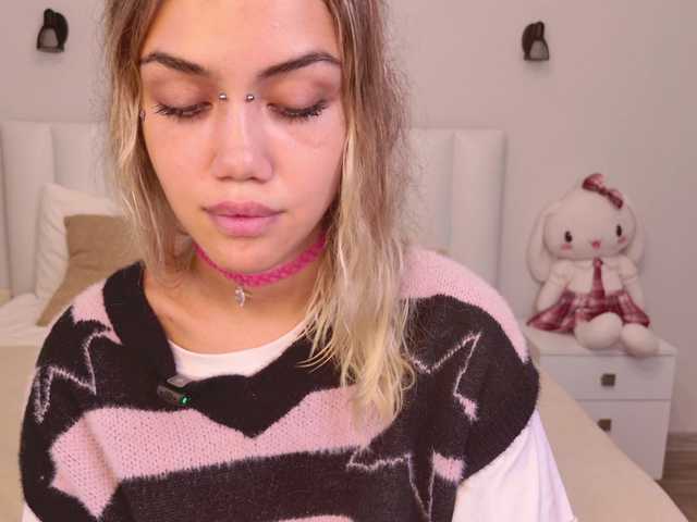 MireyaStone live cam on BongaCams