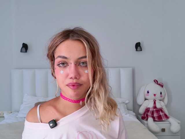 MireyaStone live cam on BongaCams