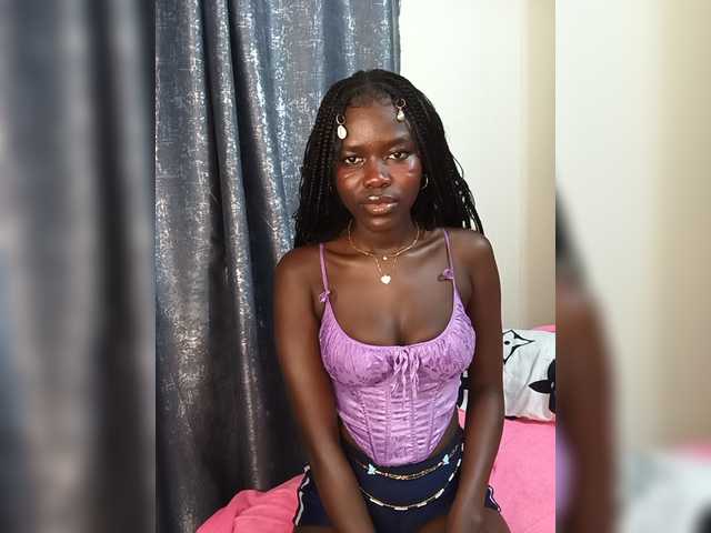 le modèle Keysha-117 est en webcam porno dans un show sur le site bongacams, il possède les tags suivants: Ebony,Brunette,Trimmed