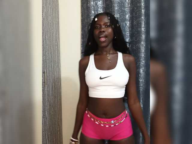 Keysha-117 live cam on BongaCams