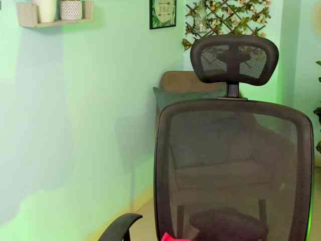 Alexa-Davis webcam