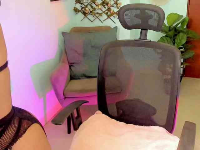 Alexa-Davis webcam