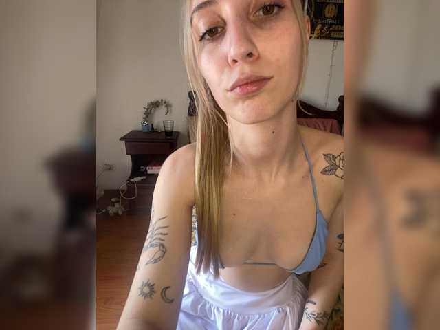 Thesweety live cam preview