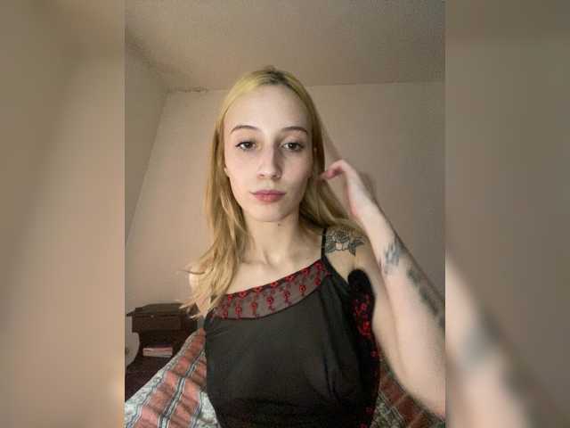 Thesweety live cam on BongaCams