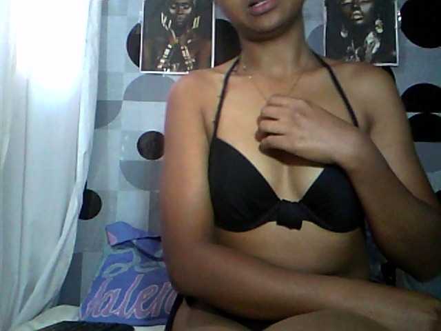 HotGirlsX live cam preview