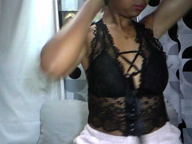 HotGirlsX live cam preview