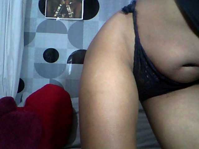 le modèle HotGirlsX est en webcam porno dans un show sur le site bongacams, il possède les tags suivants: Ebony,Brunette,Shaved