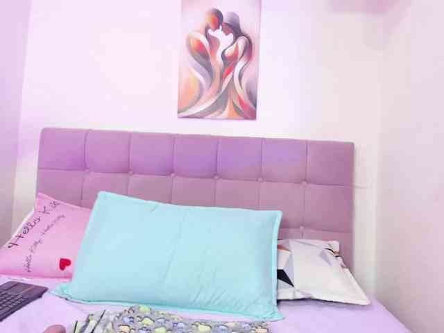 Loana-wish webcam