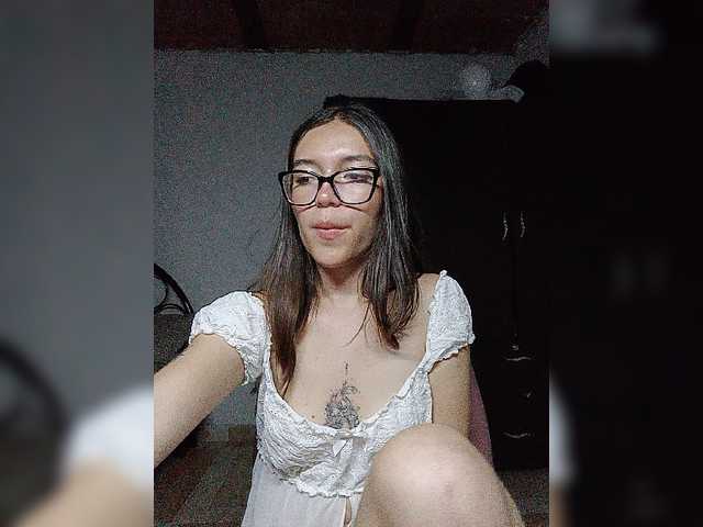 silentgirl live cam on BongaCams