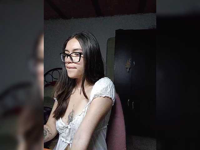 silentgirl live cam on BongaCams