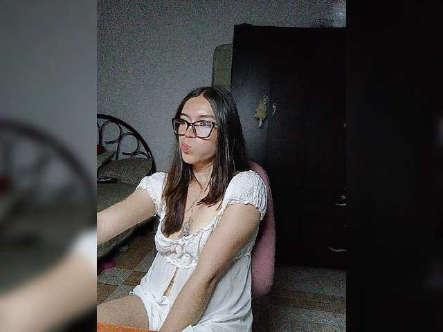 silentgirl live cam on BongaCams