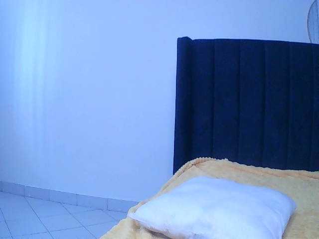 SexxyNaia live cam preview