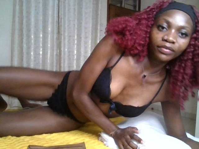 SexxyNaia live cam preview