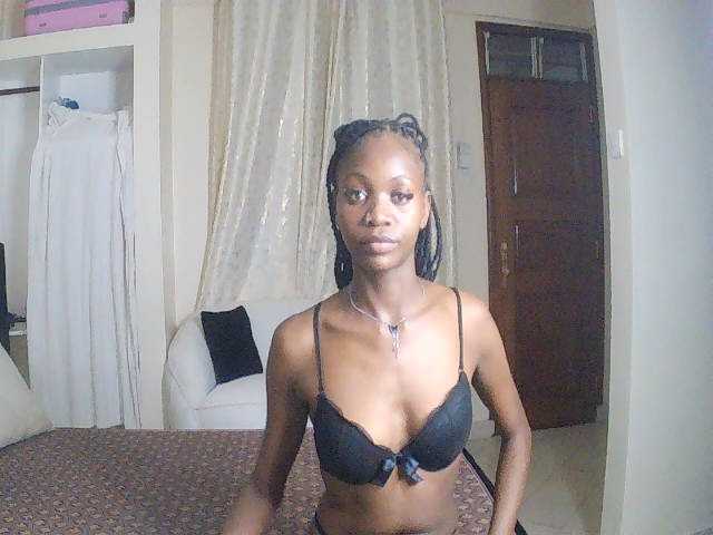 SexxyNaia live cam on BongaCams