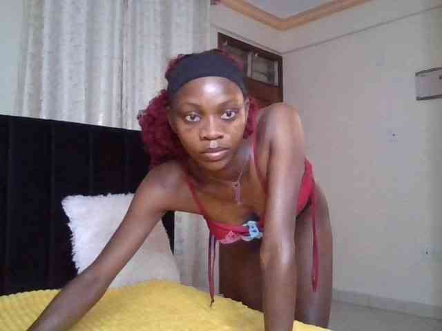 SexxyNaia webcam