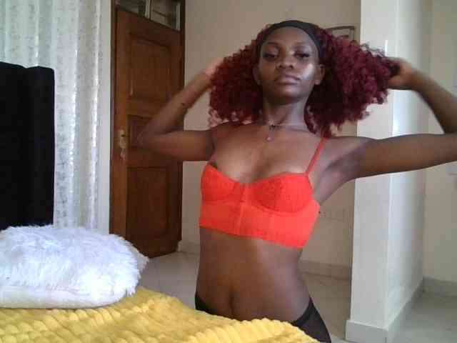 SexxyNaia webcam