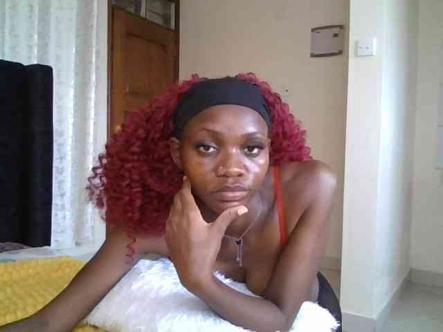 SexxyNaia webcam